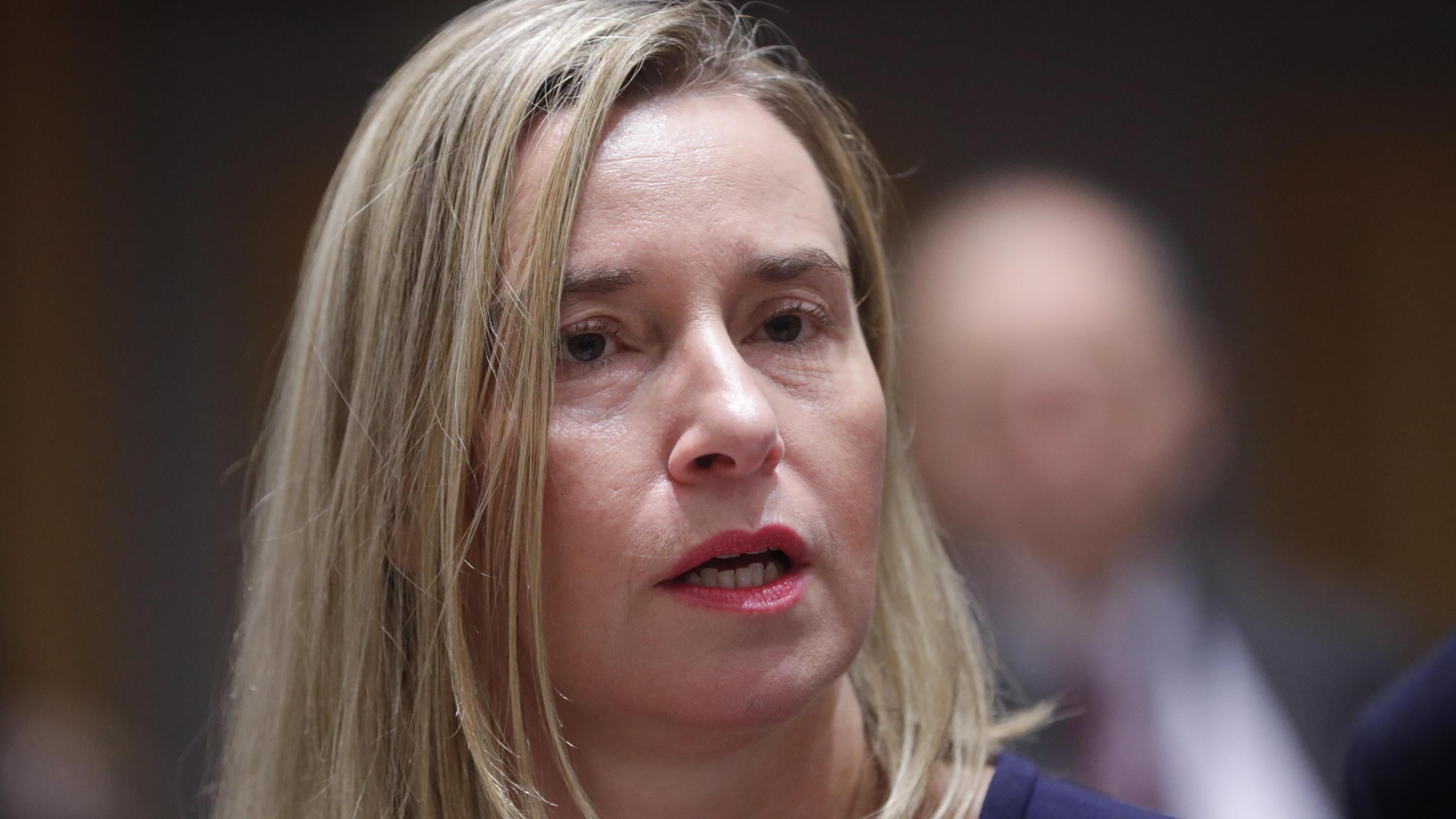 Mogherini si dimette dal Collegio d'Europa. E l'inchiesta rischia di allargarsi