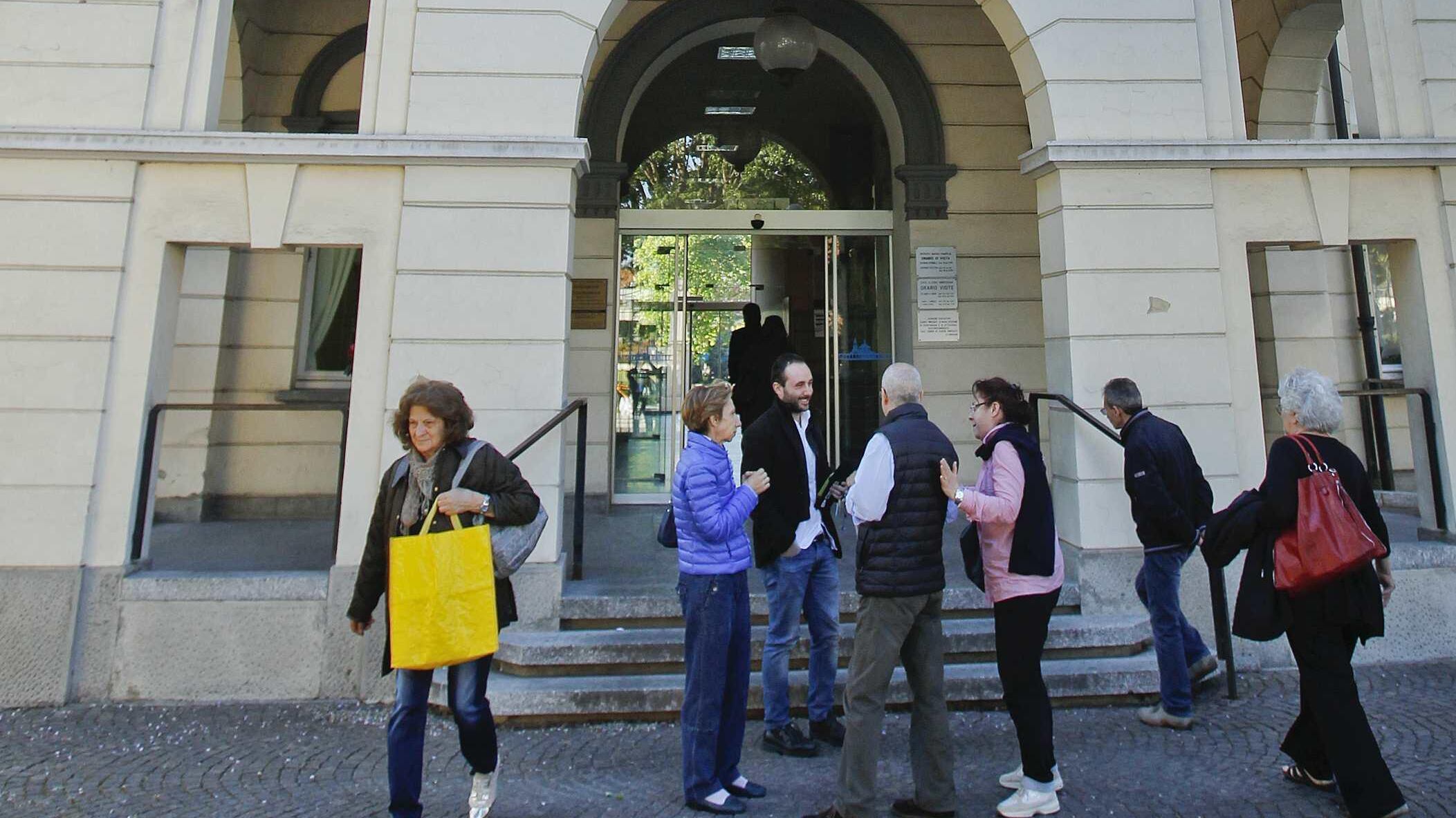 La Sacra Famiglia spera in Berlusconi. "Ci darà una mano"