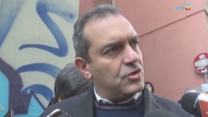 Si spacciava per fratello di De Magistris, condannato