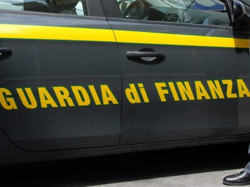 Rifiuti nell'alveo dei Camaldoli, scattano denunce e sequestri