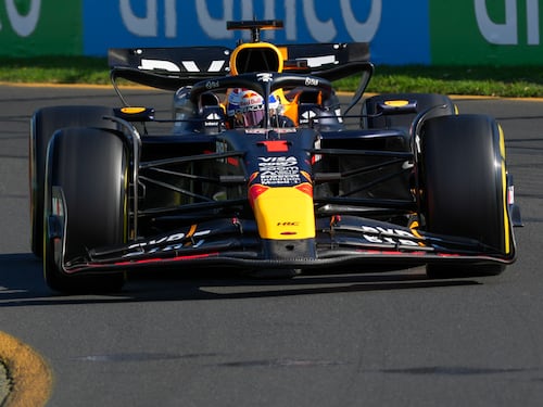 F1, GP Australia: pole position mostruosa di Verstappen, Sainz secondo