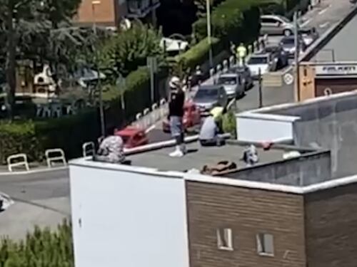 "Case popolari o restiamo qui" Il ricatto dei migranti alla Raggi