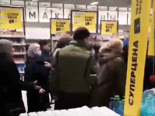Zuffe per un pacco di zucchero: è panico nei supermercati russi