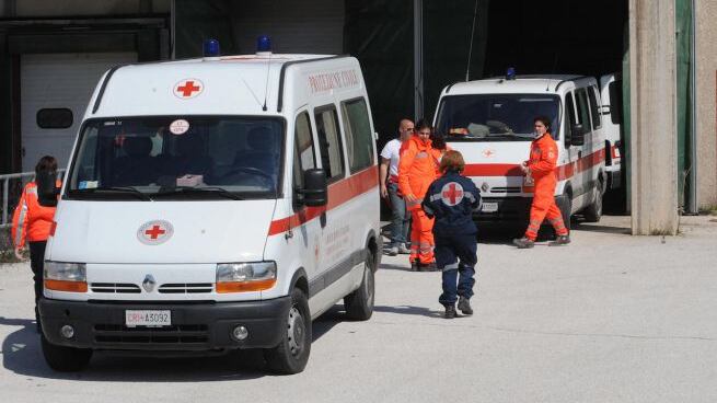Nola, 32enne risucchiato da macchina su cui stava lavorando
