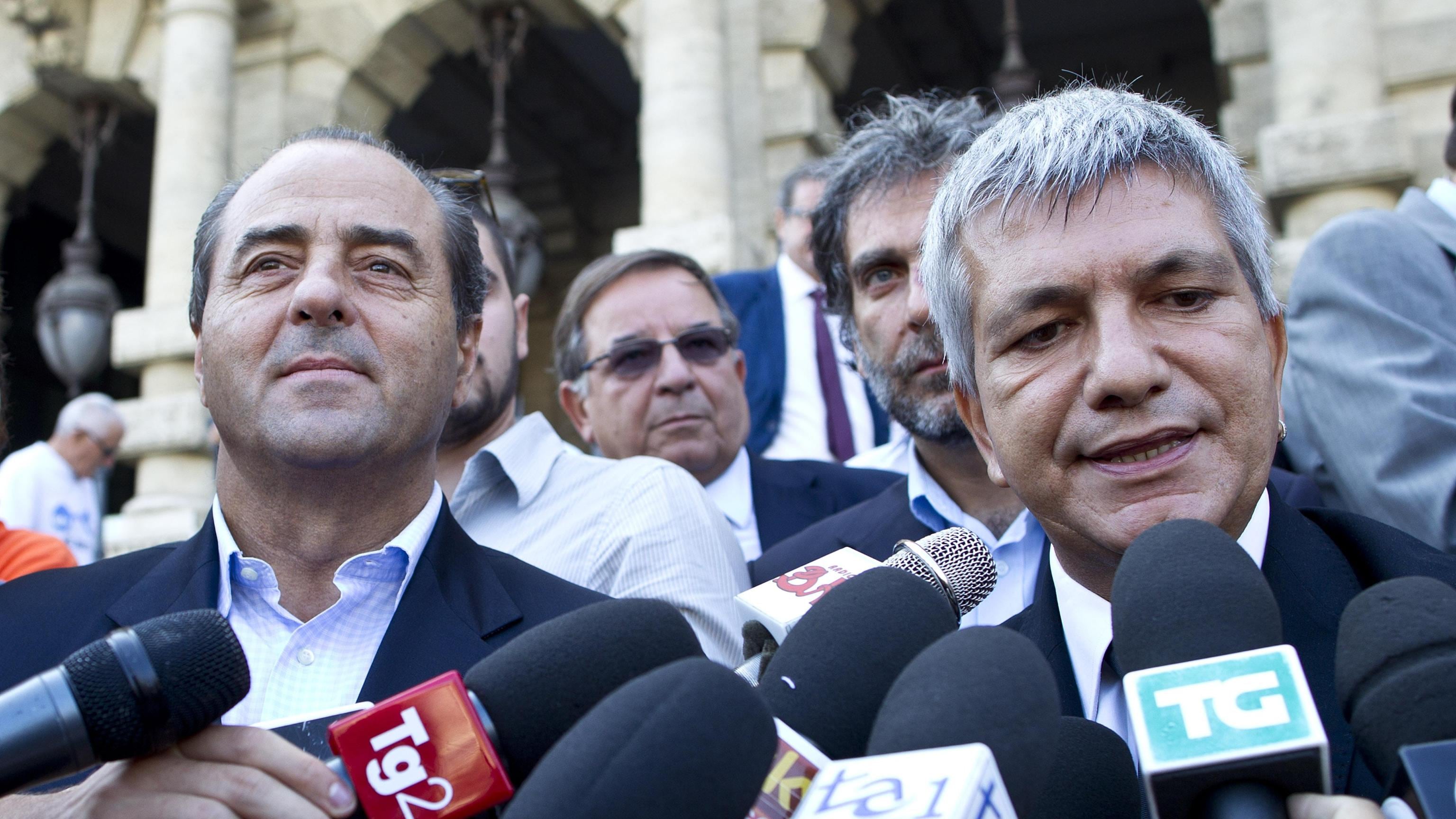 Riforma lavoro, l'asse Vendola-Di Pietro spacca la sinistra