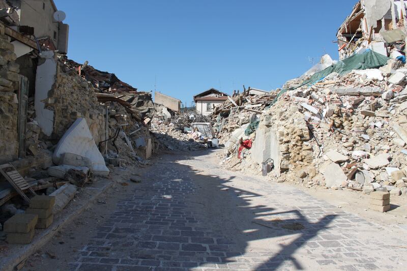 Amatrice, viaggio nella città sommersa dalle macerie ad un anno dal sisma 6