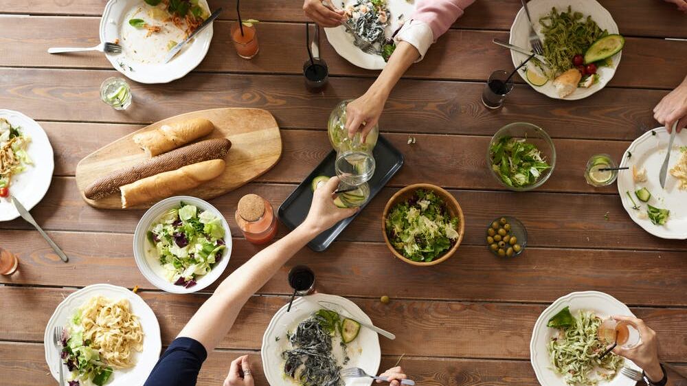 Pausa pranzo sempre più cara: ecco quanto costa agli italiani