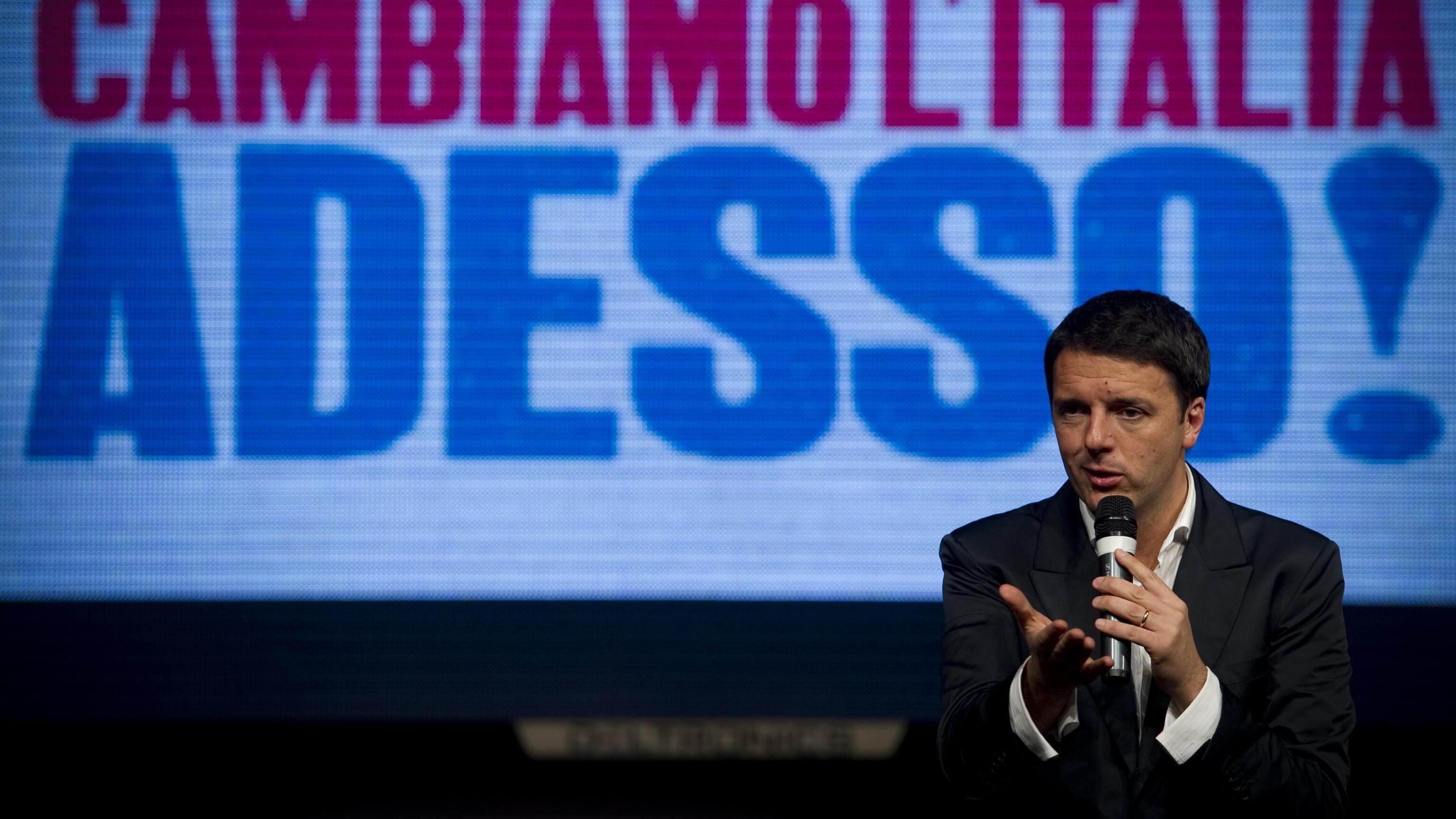 Renzi rassicura Bersani: "Io sono serio e leale" Ma diserta la direzione
