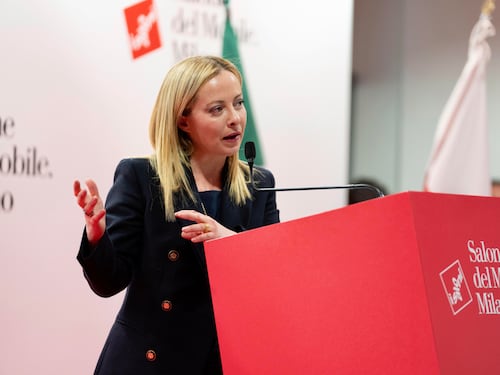 La maggioranza cade sul Def. La premier: "Non ho parole..."