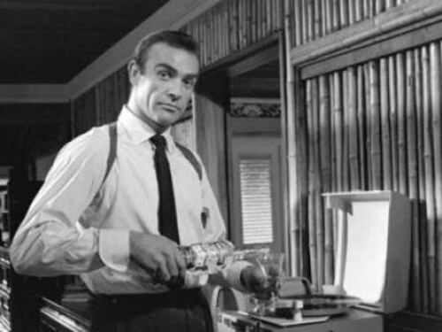 James Bond finisce nei guai per una bionda
