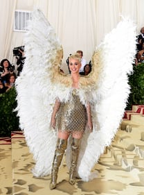 Met Gala 18: Rihanna con la mitra e Madonna con la veletta 5