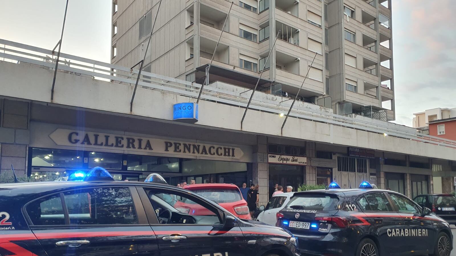 Prende in braccio una bimba di 2 anni, senzatetto africano rischia il linciaggio