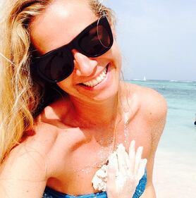 Federica Panicucci sexy alle Maldive 8