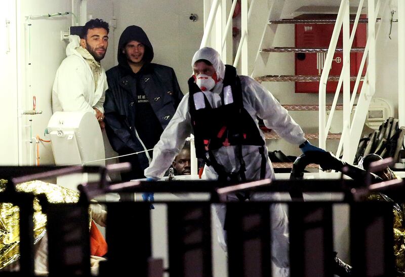 Gli scafisti provano a confondersi tra i superstiti 3