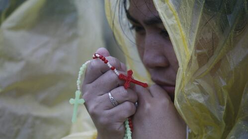 La messa "bagnata" del Papa a Tacloban 4