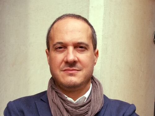 Garlini, la storia vista attraverso le tragedie di un comico