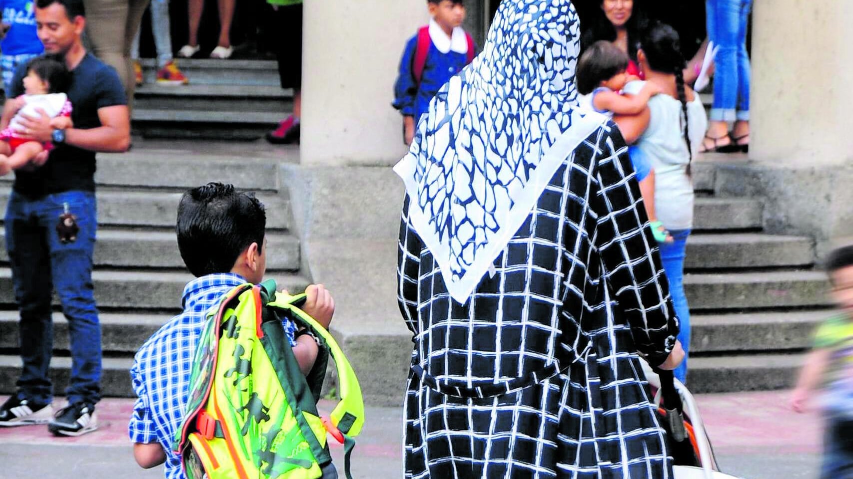 Scuole ghetto e centri giovani chiusi. "A San Siro anche il Comune ha fallito"