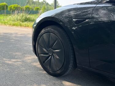 Model 3 RWD 2026: guarda le foto 6