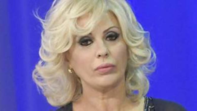 Tina Cipollari, nuova frecciata ad Ambra e Kikò: "Come Renzo e Lucia"
