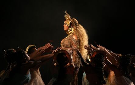Beyoncé, dama sexy ai Grammy 2017 12
