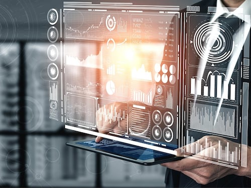Tutti gli entusiasti dell’intelligenza artificiale citano Socrate. Pappagalli con l’AI che non abbiano capito neppure Socrate