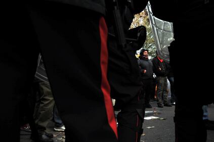 Monti in Bocconi: tafferugli tra polizia e centri sociali 8