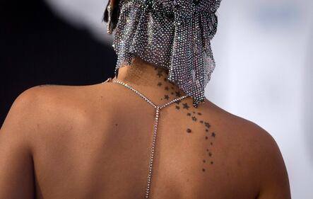 Il nude look di Rihanna che fa girare la testa 9