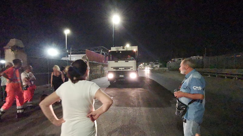 Napoli, donne di nuovo in strada contro il sito di stoccaggio dei rifiuti 4