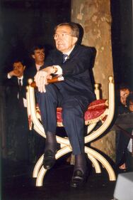 Giulio Andreotti, statista per 60 anni al centro della politica 10