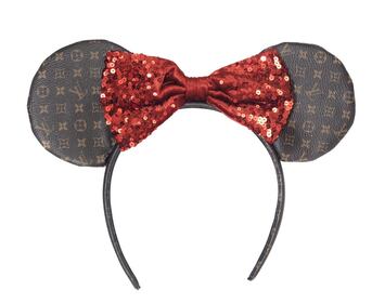 Minnie si veste alla moda per LOVE 1