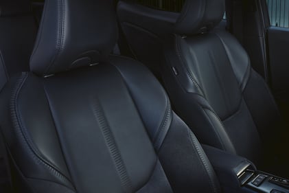 Le foto del nuovo Lexus LBX ibrido 13