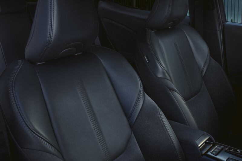 Le foto del nuovo Lexus LBX ibrido 13