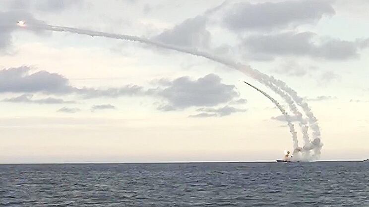 Siria, attacco missilistico russo dal Mediterraneo
