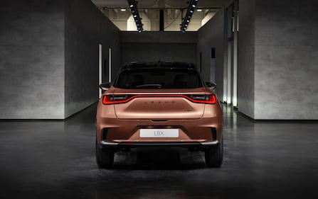 Le foto del nuovo Lexus LBX ibrido 22