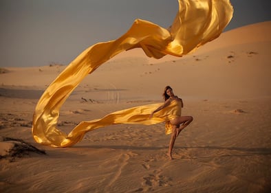 Katerina Plotnikova, modelle e animali posano insieme 6