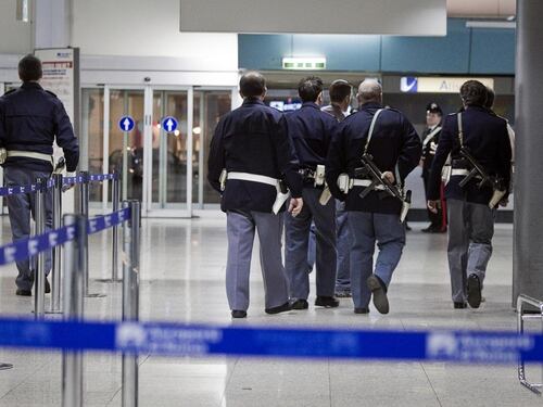 Dieci indagati per terrorismo: "Aiutano foreign fighter"