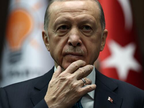 Erdogan, mossa acchiappa voti. Su i salari ai lavoratori pubblici