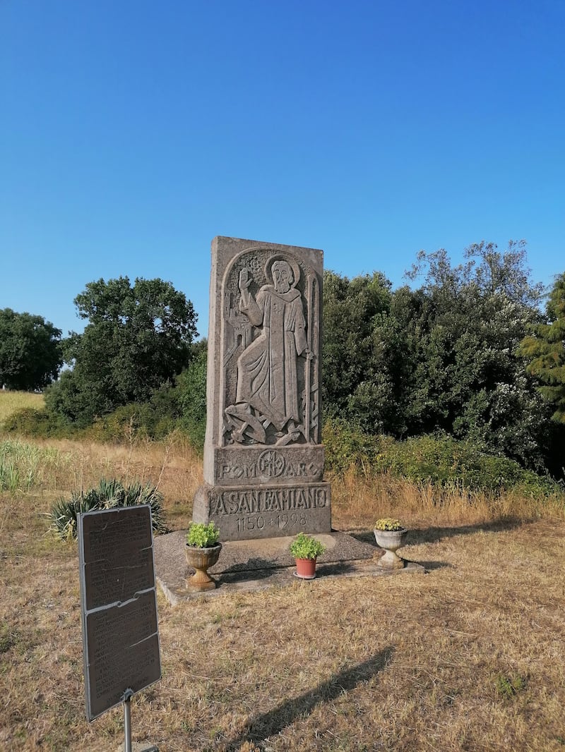 Monumento a San Famiano all'ingresso di Gallese