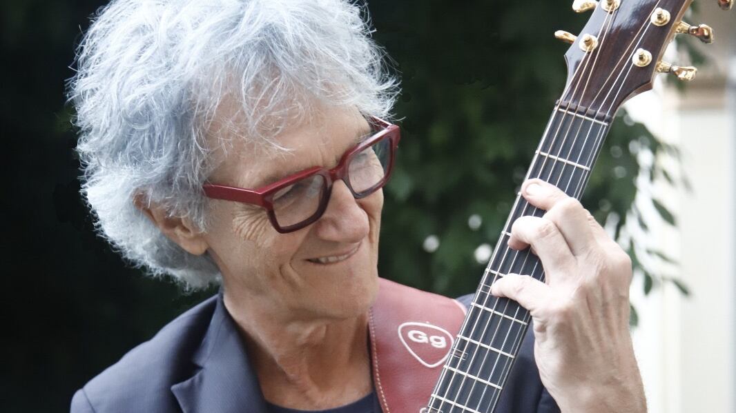 Gigi Cifarelli, un maestro della chitarra omaggia Crosby