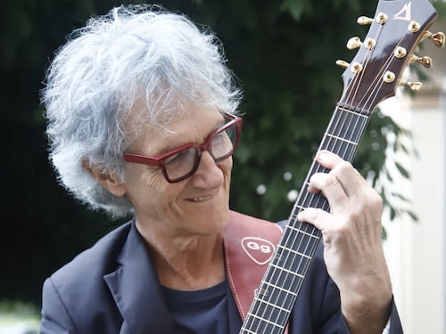 Gigi Cifarelli, un maestro della chitarra omaggia Crosby