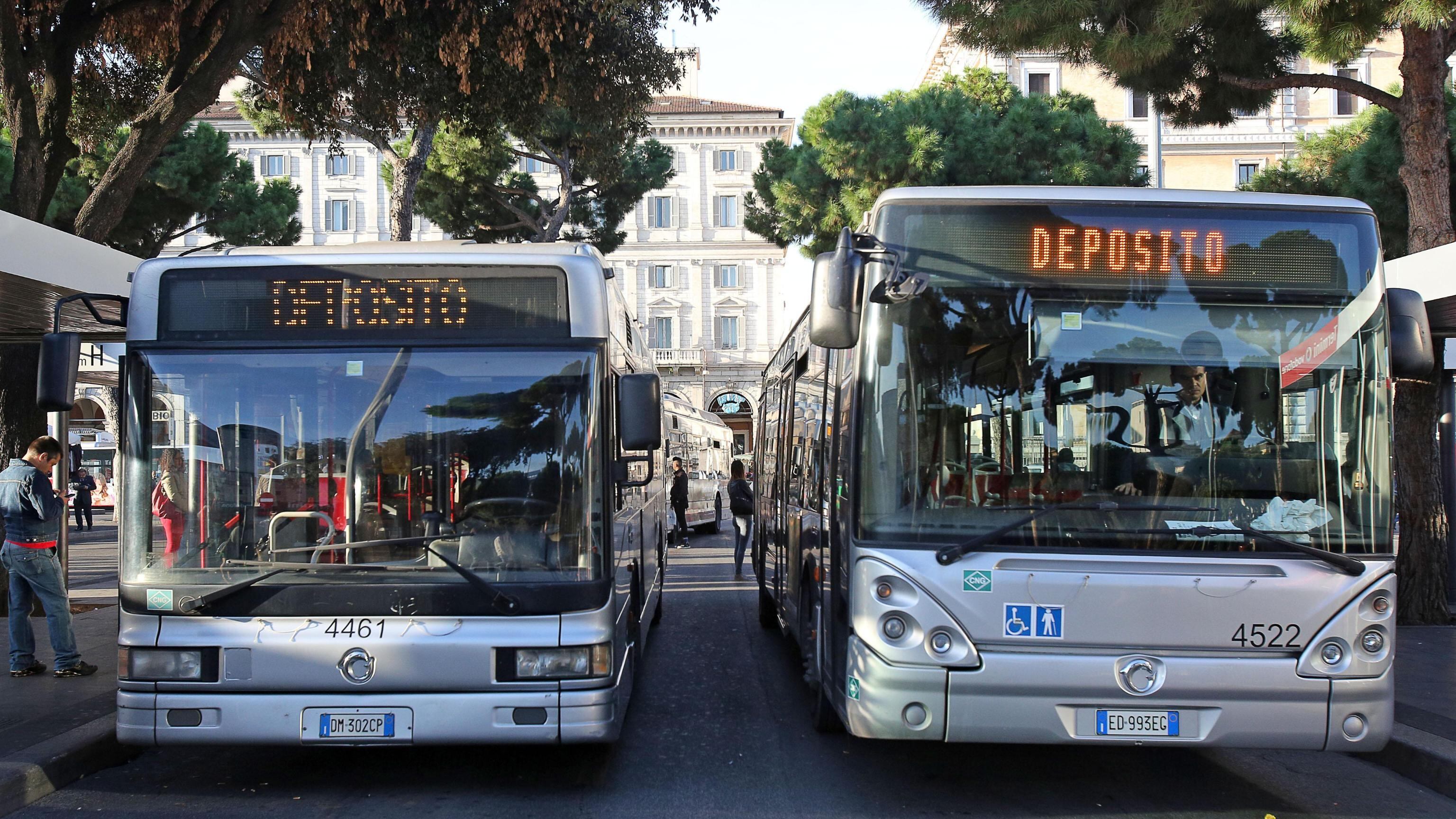 Scioperi selvaggi, mezzi pubblici bloccati in tutta Italia