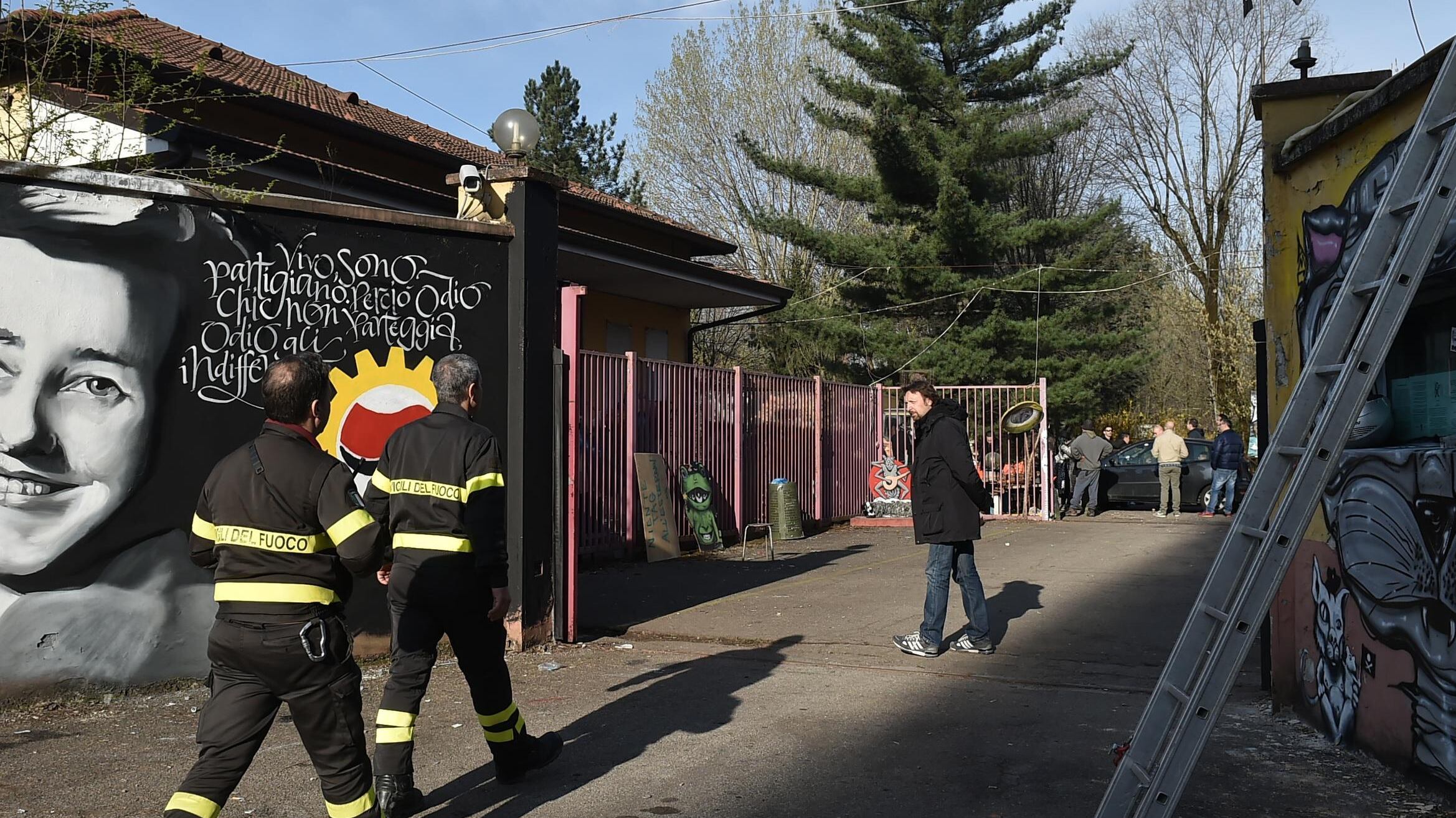 Caserma Mameli, sgomberato il fortino dei Pirati