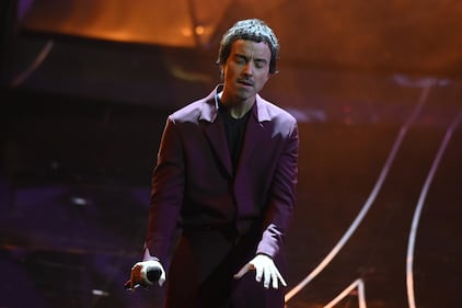 Sanremo 2024: ecco il look della terza serata del Festival di Diodato 9