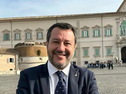 Salvini è a bordo: "Pronti". E ricompatta il Carroccio