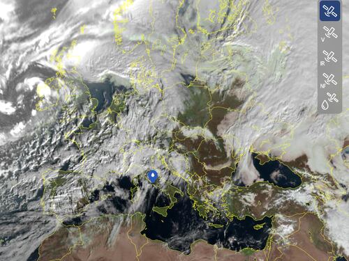 La pioggia, poi la "primavera". La data per riporre l'ombrello