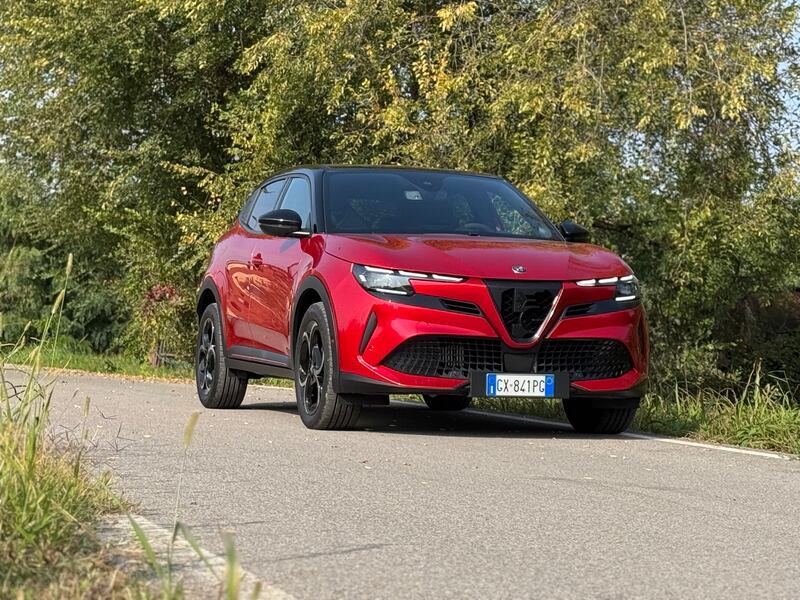 Alfa Romeo Junior Q4: guarda la gallery del B SUV elettrificato e a trazione integrale 19