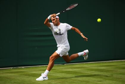Federer a Wimbledon con lo sky-line di Londra sulle scarpe 5
