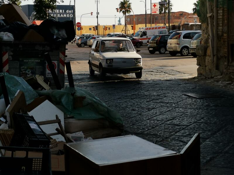 Napoli, blatte e sporcizia alle Case Nuove 2
