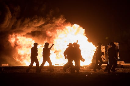A Calais scoppia la rivolta nella "giungla" 18