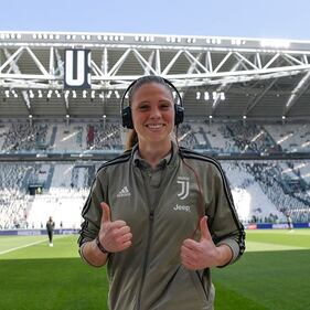 Laura Giuliani spopola sui social: gli scatti del portiere della Juventus femminile 11